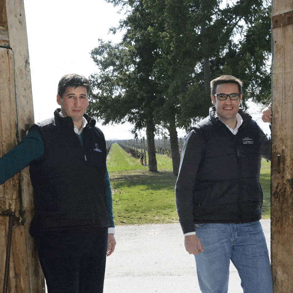 Emperatriz-Victor-y-Eduardo-Hernaiz