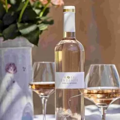 Infinie Provence Rosé sur table